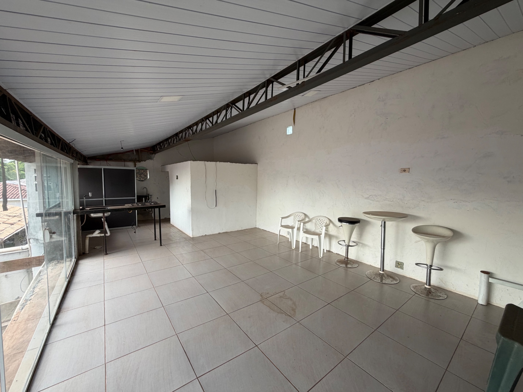 Kitnet com 1 Quarto e 34 m² - Parque das Grevíleas, Maringá/PR