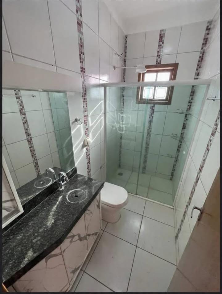 Mais espaço para sua família: casa com 4 quartos e piscina para alugar por R$ 5 mil