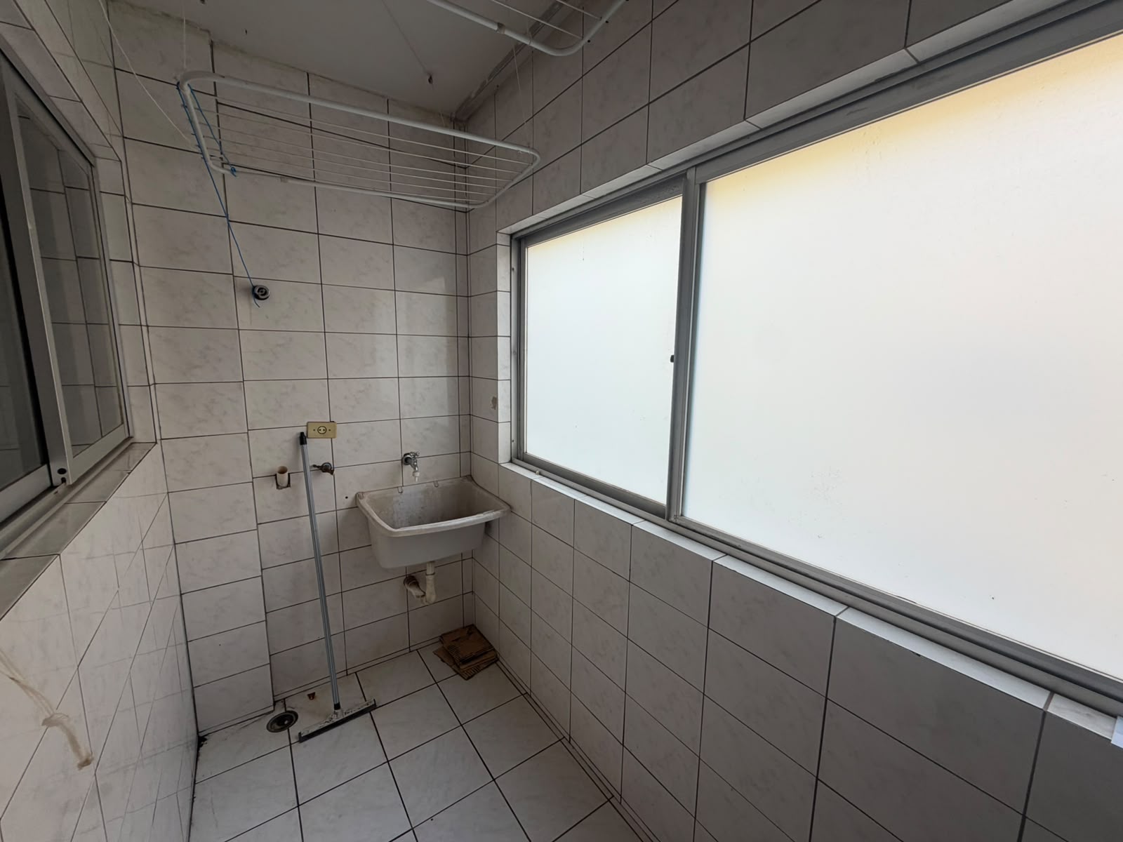 Apartamento com 2 Quartos, 90 m² na Zona 07 - Maringá/PR