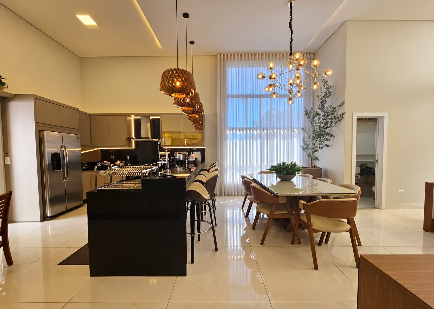 Casa com 3 Quartos, 276 m² à Venda no Jardim São Conrado - Maringá/PR