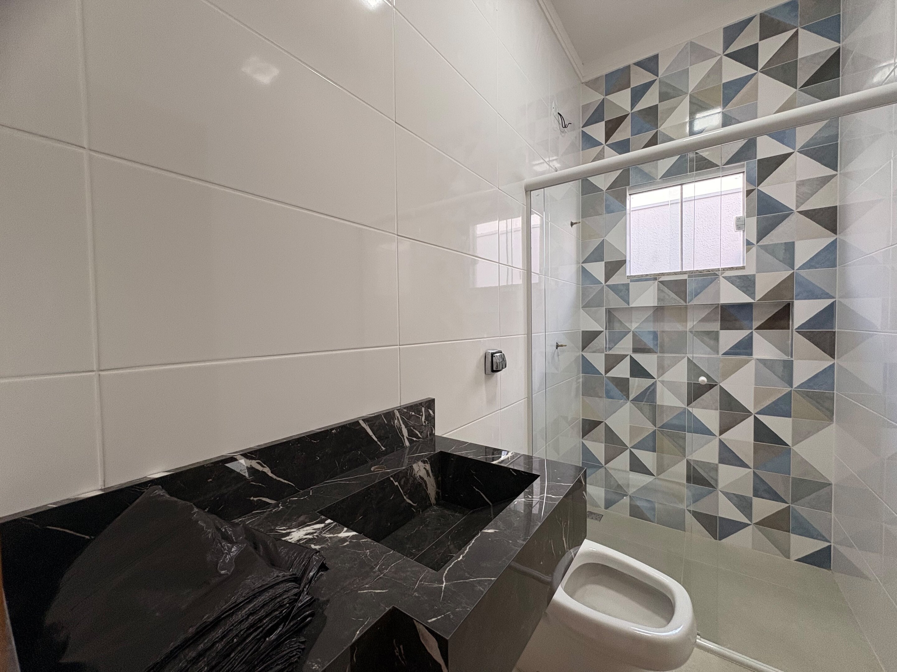 Casa para Venda com 1 suíte + 2 quartos  em Maringá-Pr