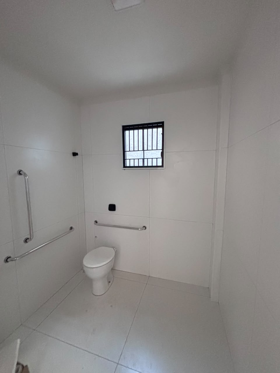Galpão Comercial com 203 m², 3 Vagas - Zona 06, Maringá/PR