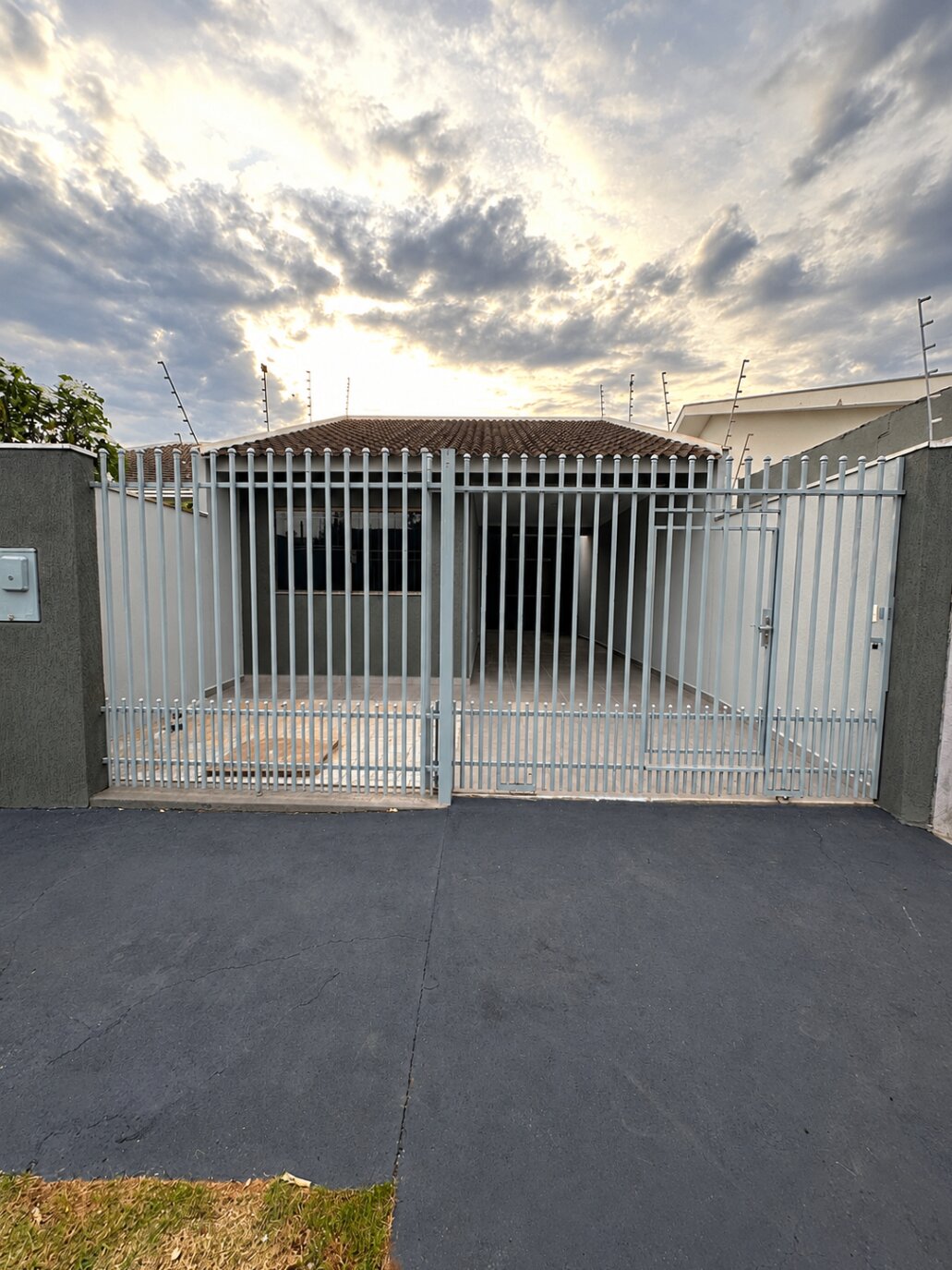 Casa à Venda no Jardim Dias I – 3 Quartos, Suíte e 3 Vagas de Garagem!