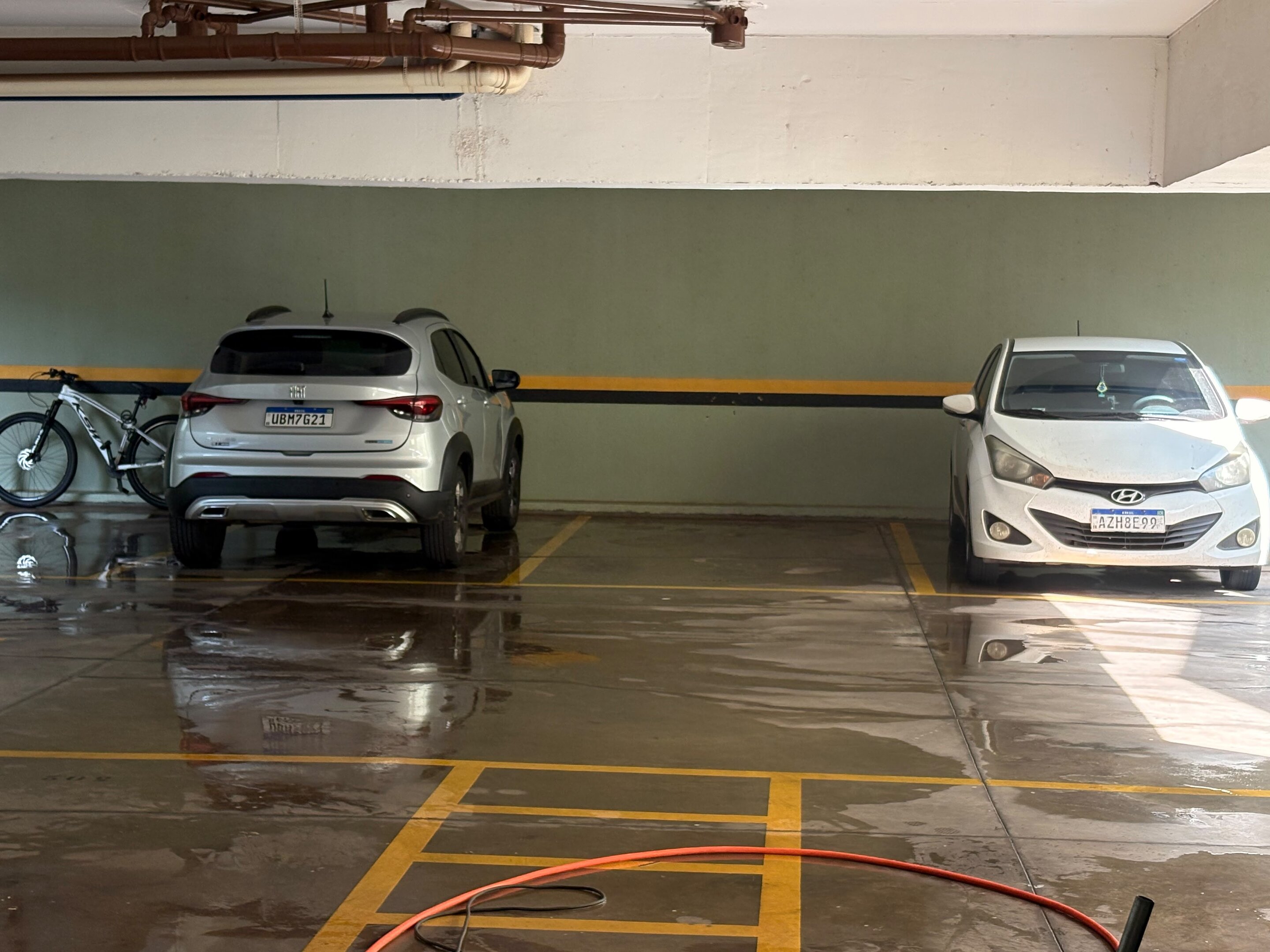 Apartamento Mobiliado para Locação com Suíte, Escritório, Sacada e Garagem Coberta