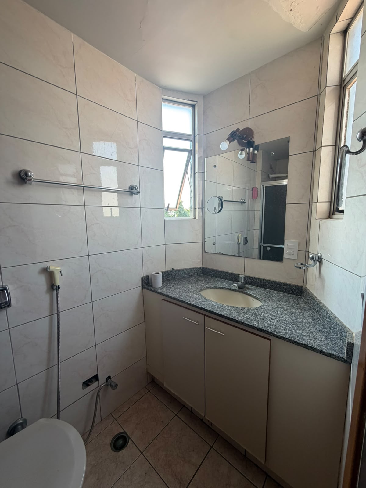 Apartamento com 2 Quartos, 90 m² na Zona 07 - Maringá/PR
