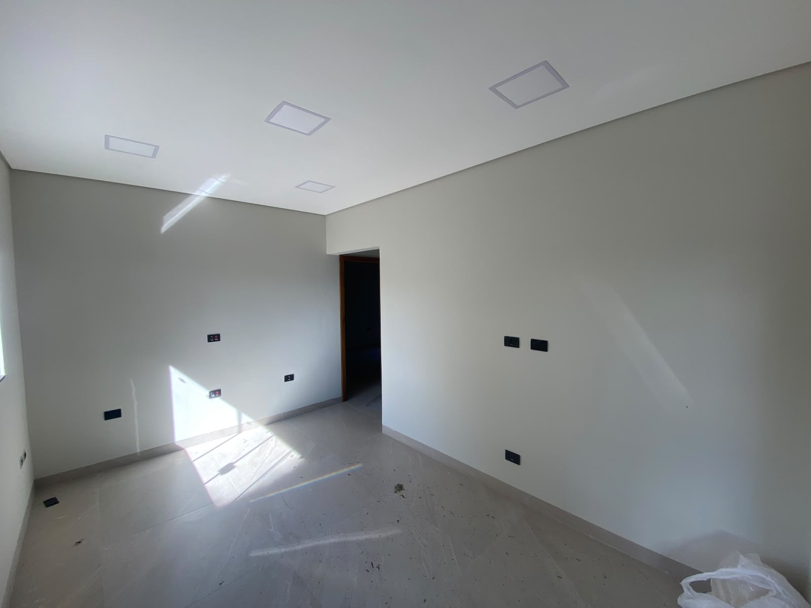 Sobrado com 4 Quartos e 130 m² no Jardim Montreal - Maringá/PR