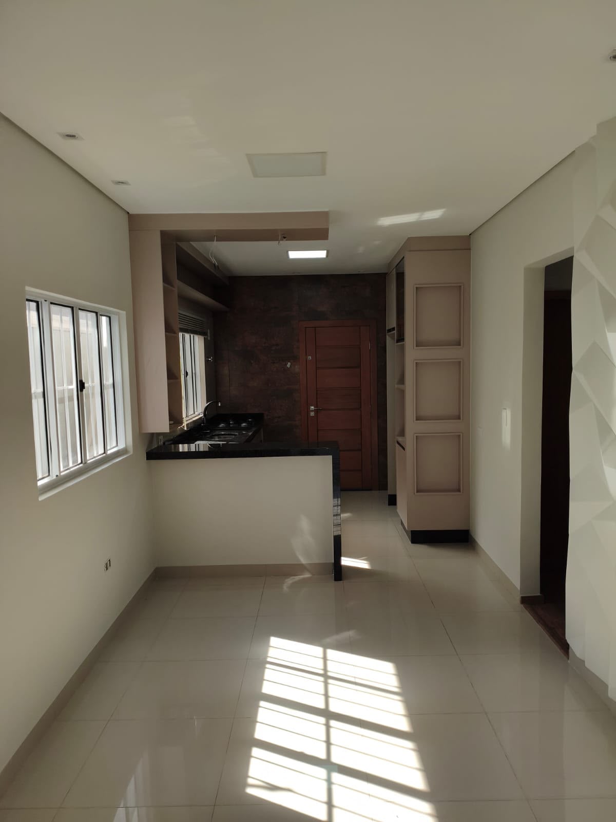 🏡 CASA PARA LOCAÇÃO | 1 SUÍTE + 2 QUARTOS, COZINHA MOBILIADA E JARDIM ✨