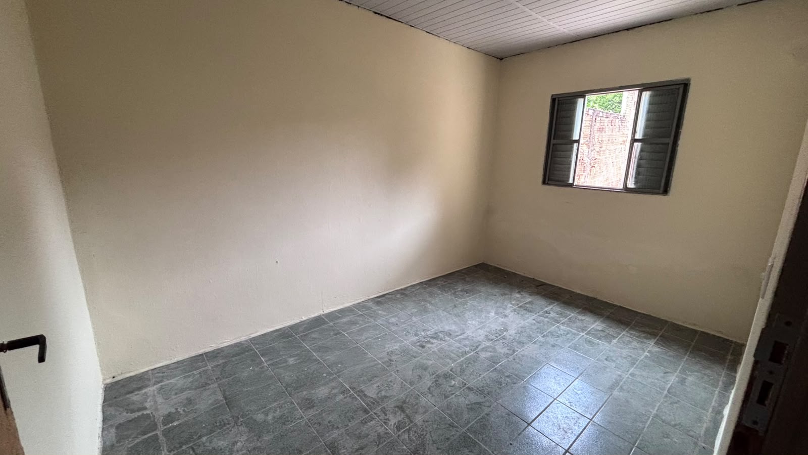 Casa à Venda com 2 Quartos, 80m² - Parque Residencial Tuiuti - Maringá/PR