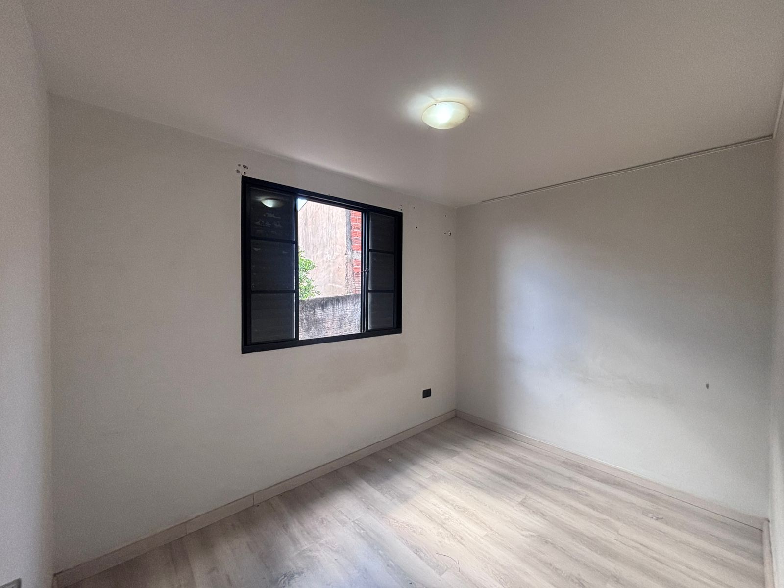 Apartamento com 2 Quartos e 48 m² no Jardim Guairacá - Maringá/PR
