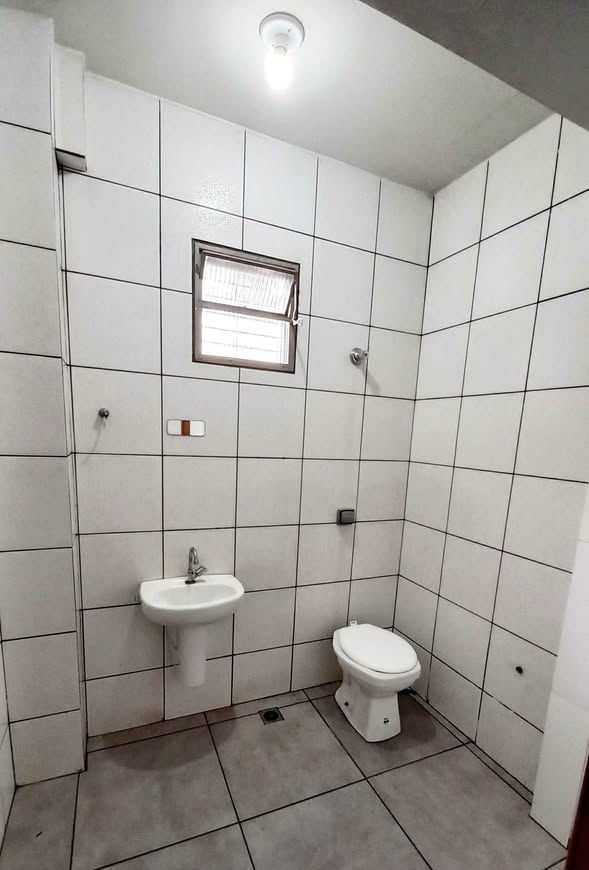 Conjunto Comercial com 100 m² na Zona 07 - Maringá/PR