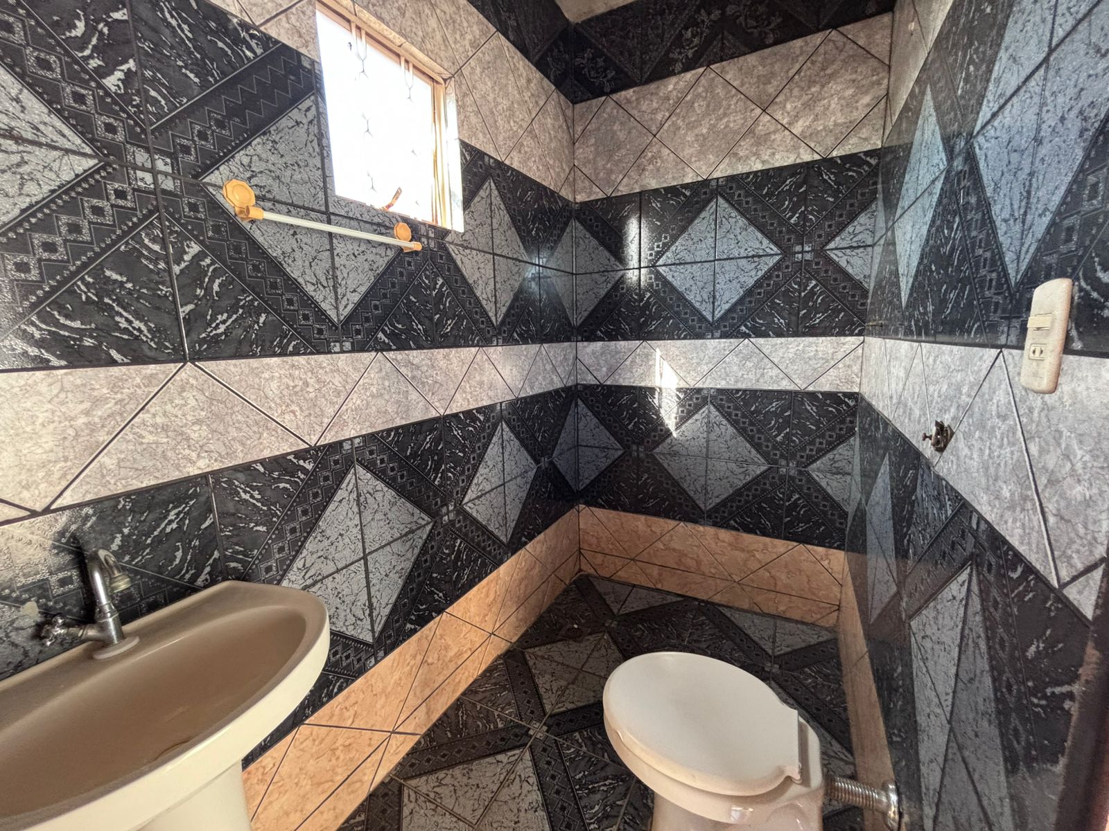 Apartamento com 3 Quartos, 130 m² no Parque Residencial Tuiuti - Maringá/PR