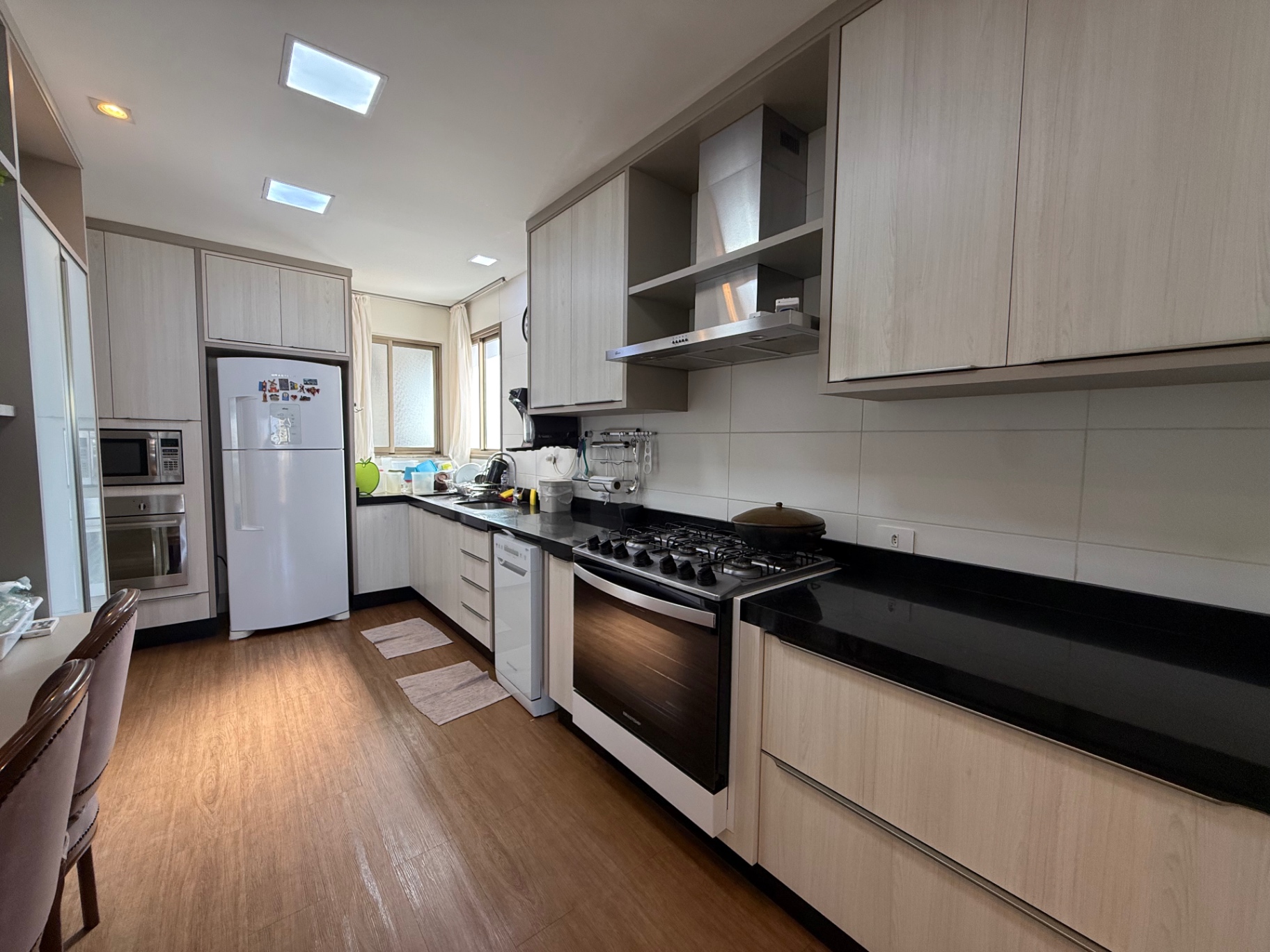 Apartamento com 4 Quartos e 176 m² na Zona 7 - Maringá/PR