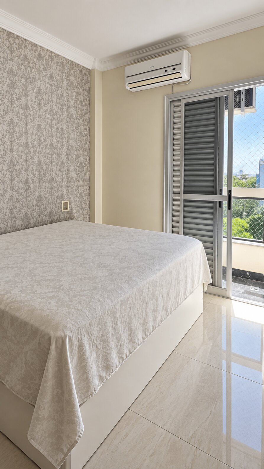 LINDO APARTAMENTO PROX. AO MUFFATO DA AV. JOÃO PAULINO 115 M2,   4 QUARTOS, SENDO 1 SUÍTE COM SACADA E BANHEIRA DE HIDRO