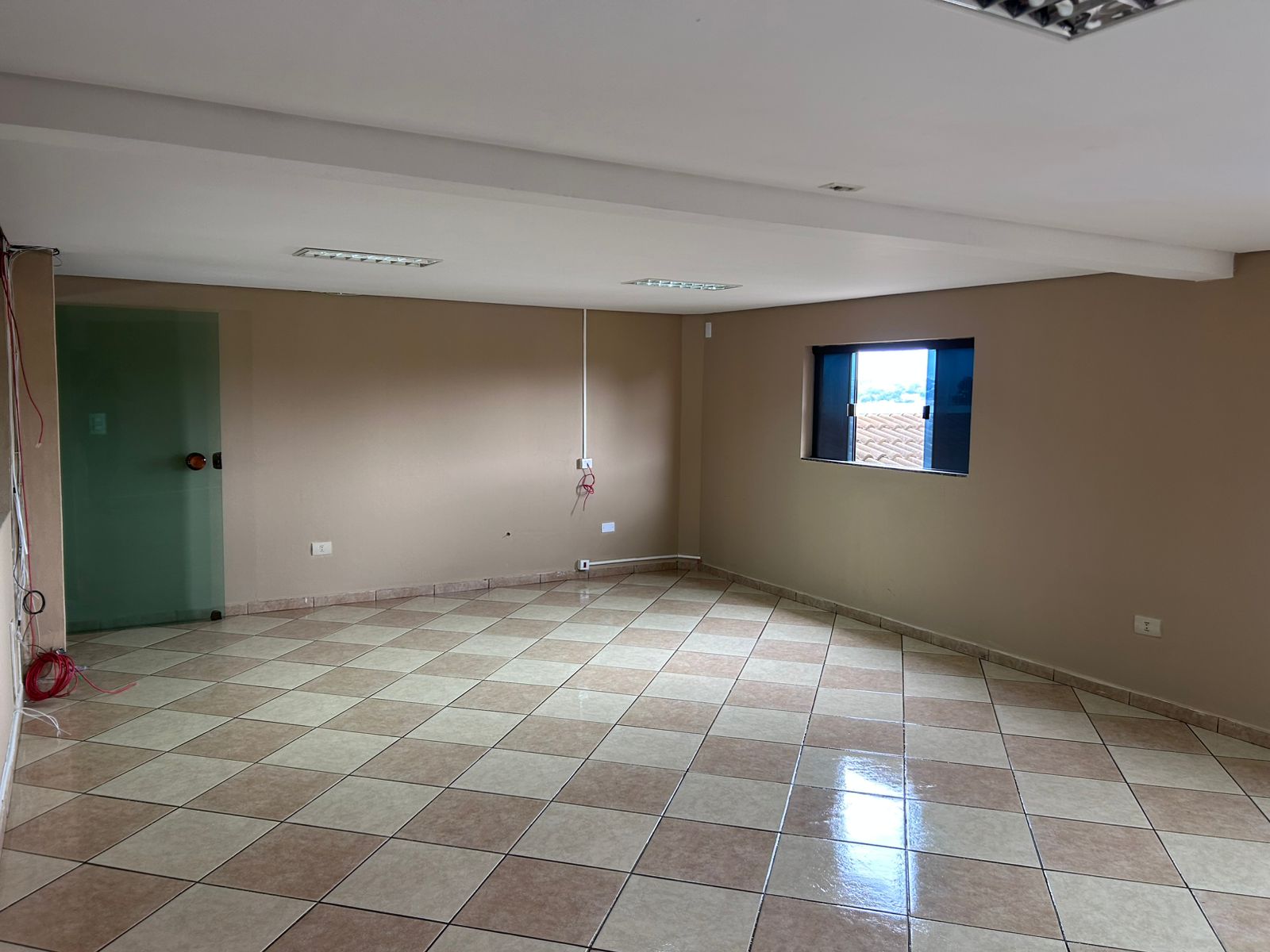 Seu próximo negócio pode começar em um ponto pronto para receber você!