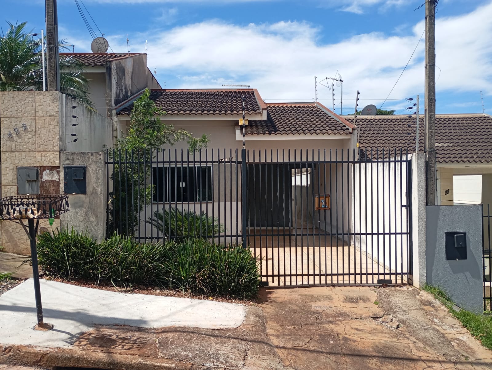 Casa para Alugar com 2 Quartos e 80 m² no Parque Tarumã em Maringá/PR