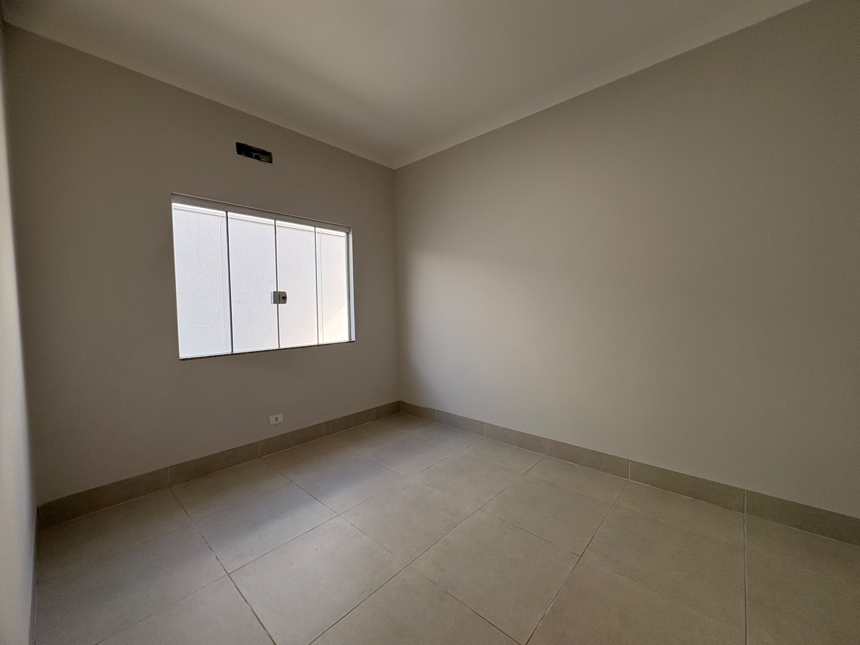 Casa para Venda com 1 suíte + 2 quartos  em Maringá-Pr