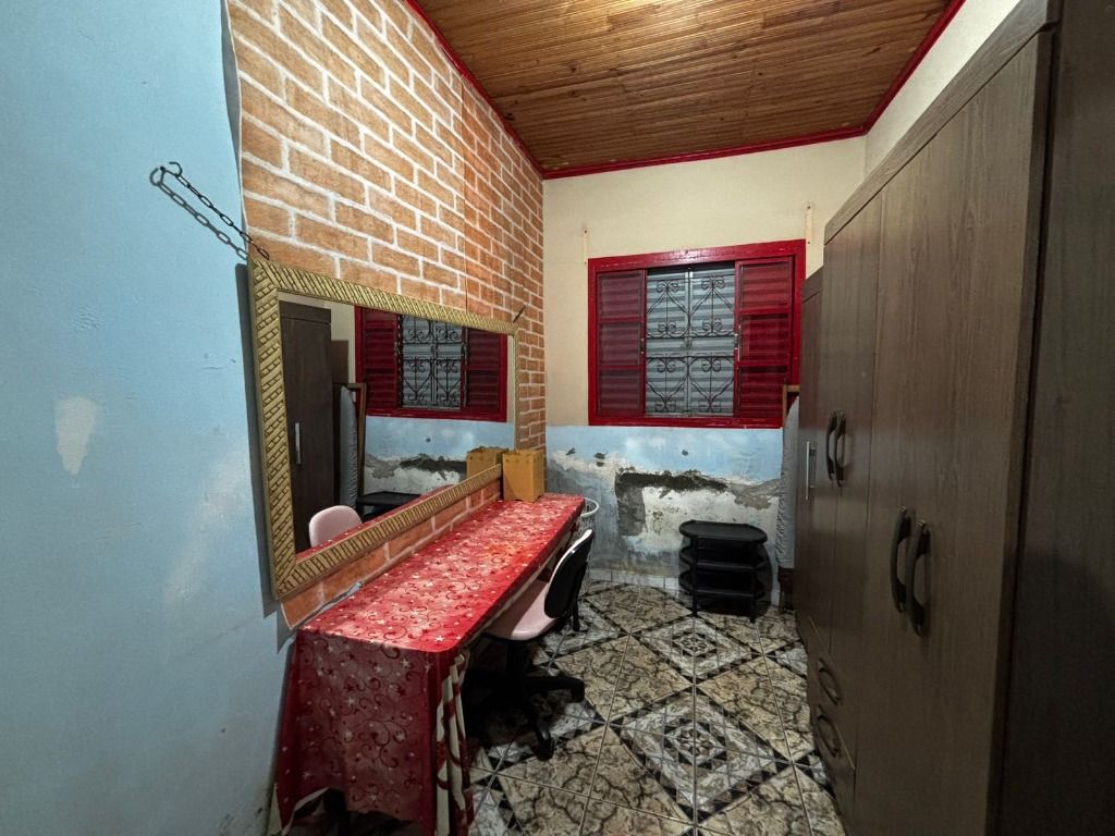 Casa para Alugar com 2 Quartos e 100m²  no Jardim Verão em Sarandi/PR