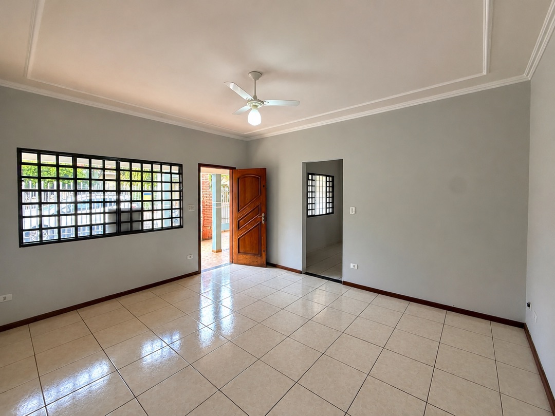 Casa com 3 Quartos, 120m² - Parque Industrial 200, Maringá/PR