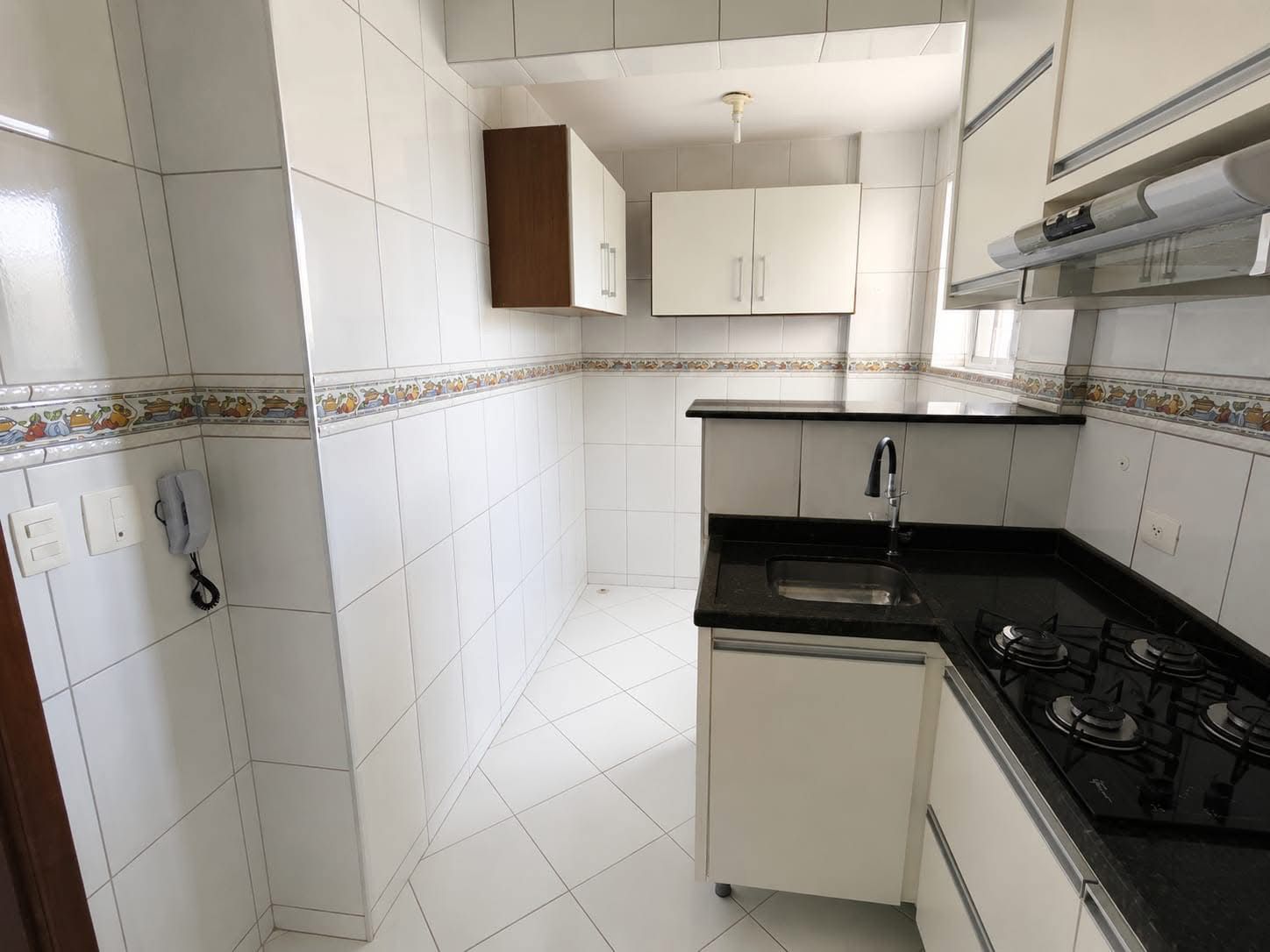 Apartamento Mobiliado para Locação com 3 Quartos no Residencial Vitória Régia – Maringá/PR