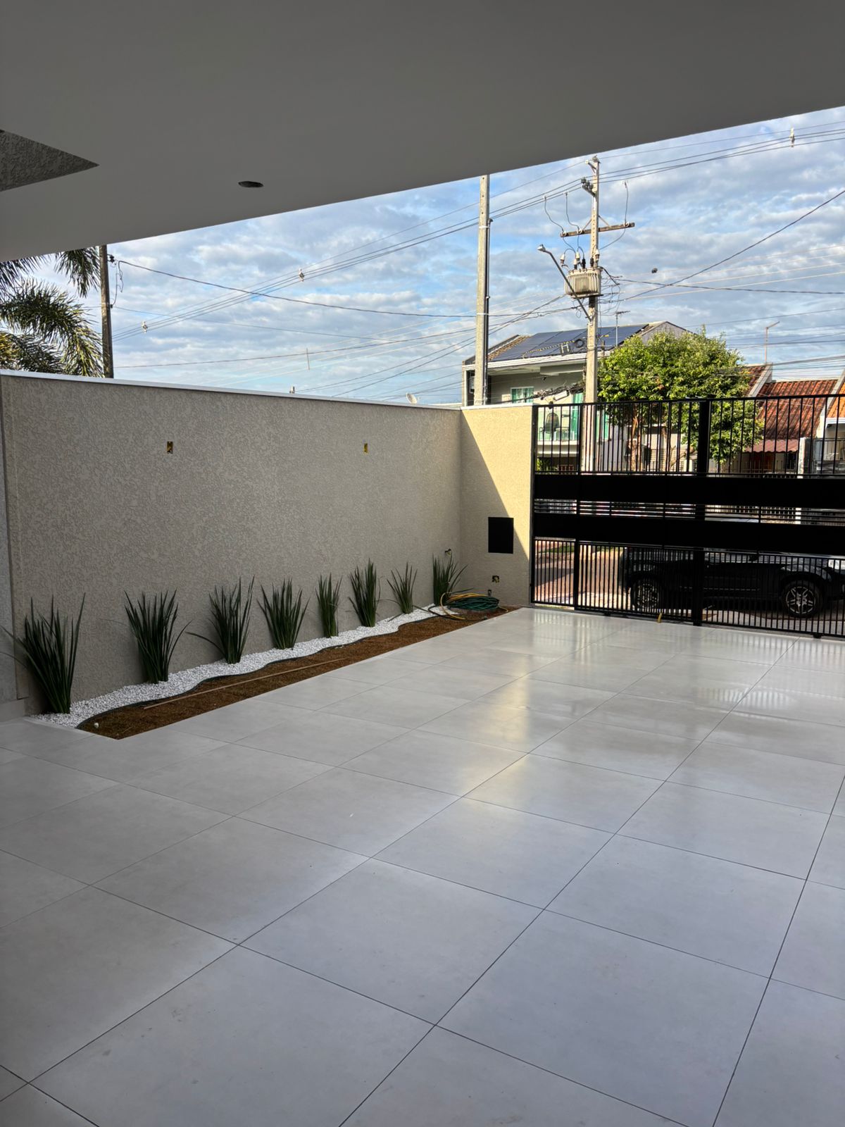 Casa Moderna com 1 Suíte e Área Gourmet à Venda em Maringá/PR