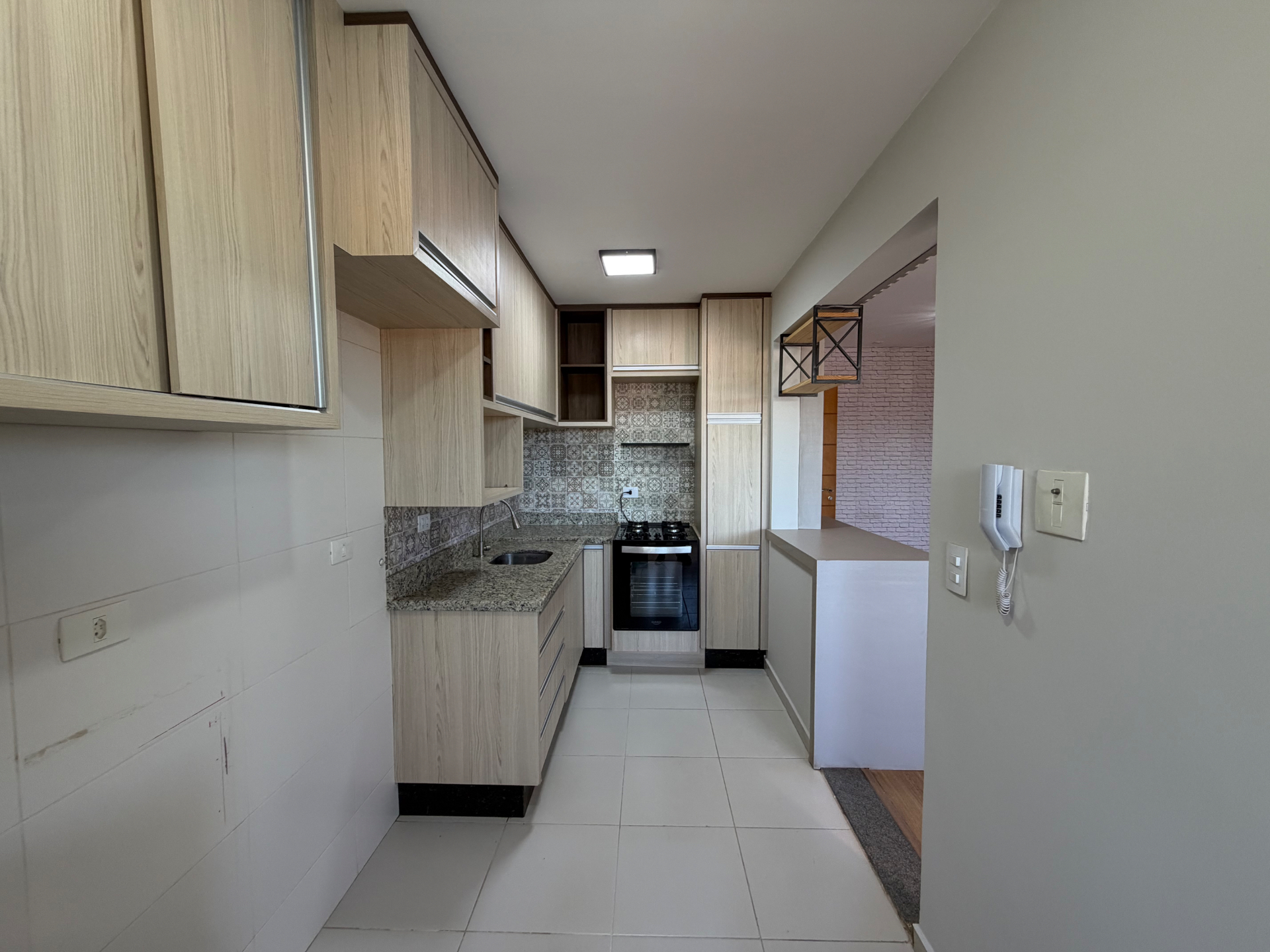 Apartamento com 3 Quartos e 80 m² na Zona 02 em Maringá/PR - 2 Vagas
