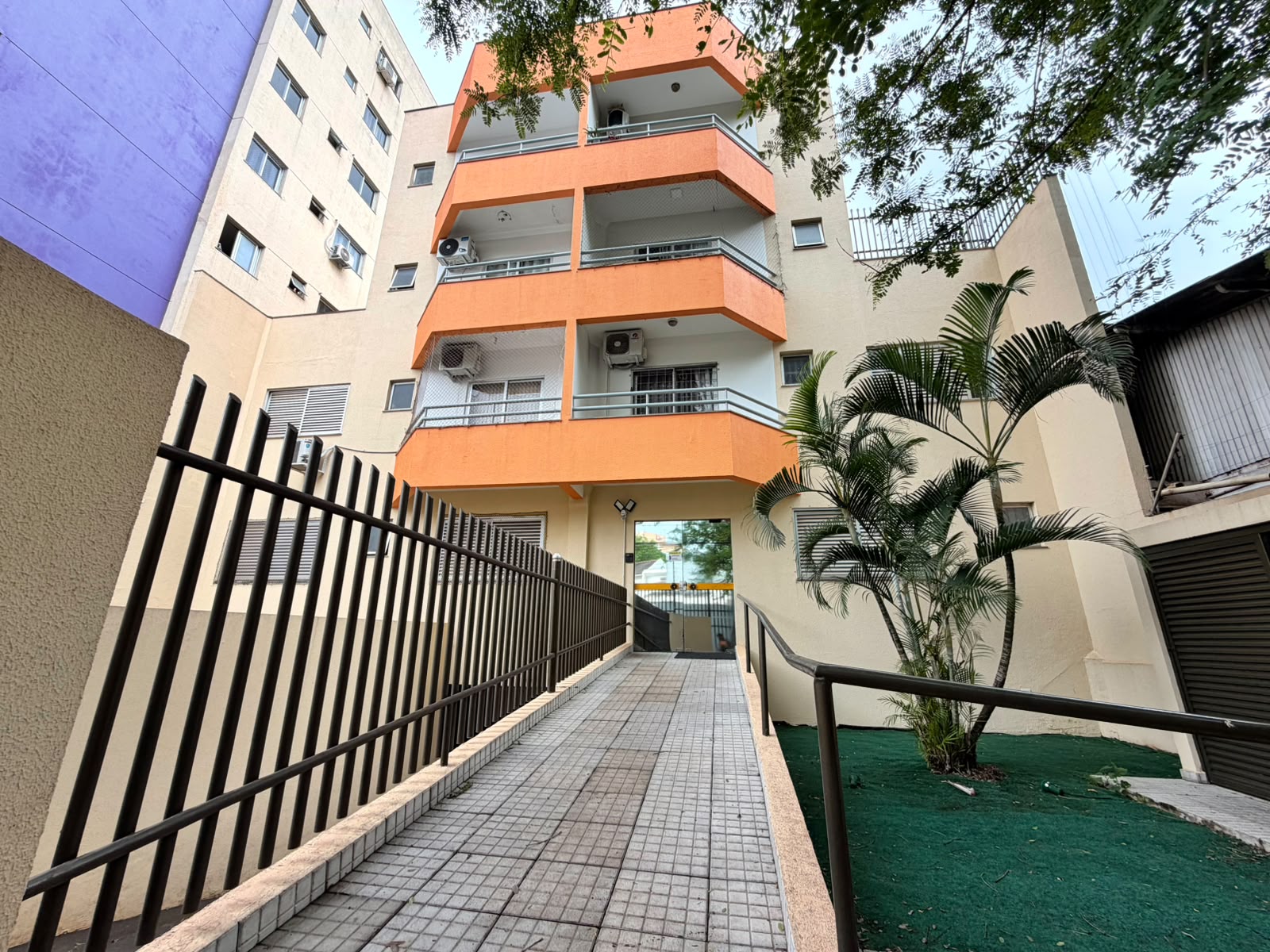 Kitnet com 1 Quarto e 25 m² na Zona 07 - Maringá/PR