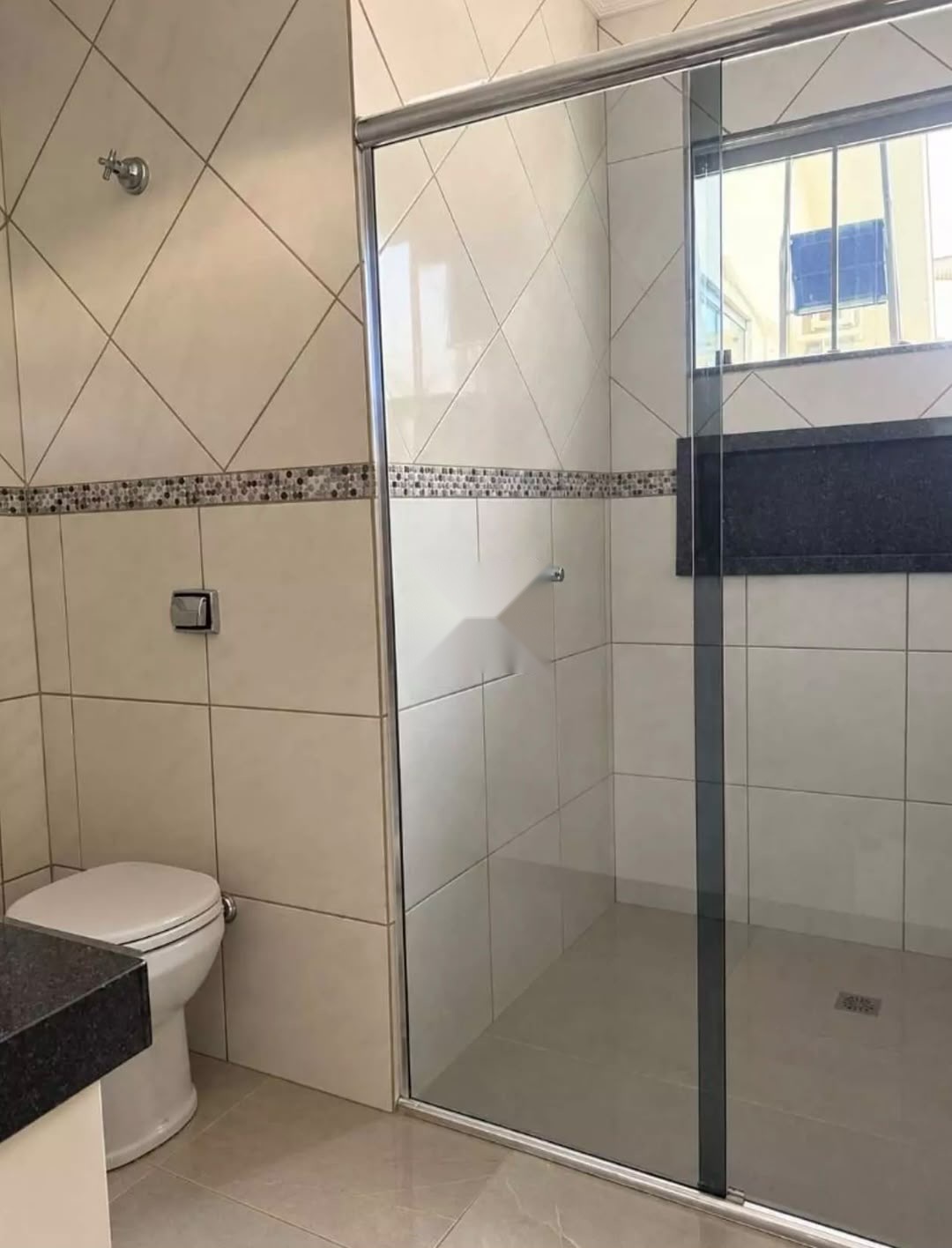 Sobrado com 4 Quartos e 150 m² no Jardim Novo Oásis - Maringá/PR