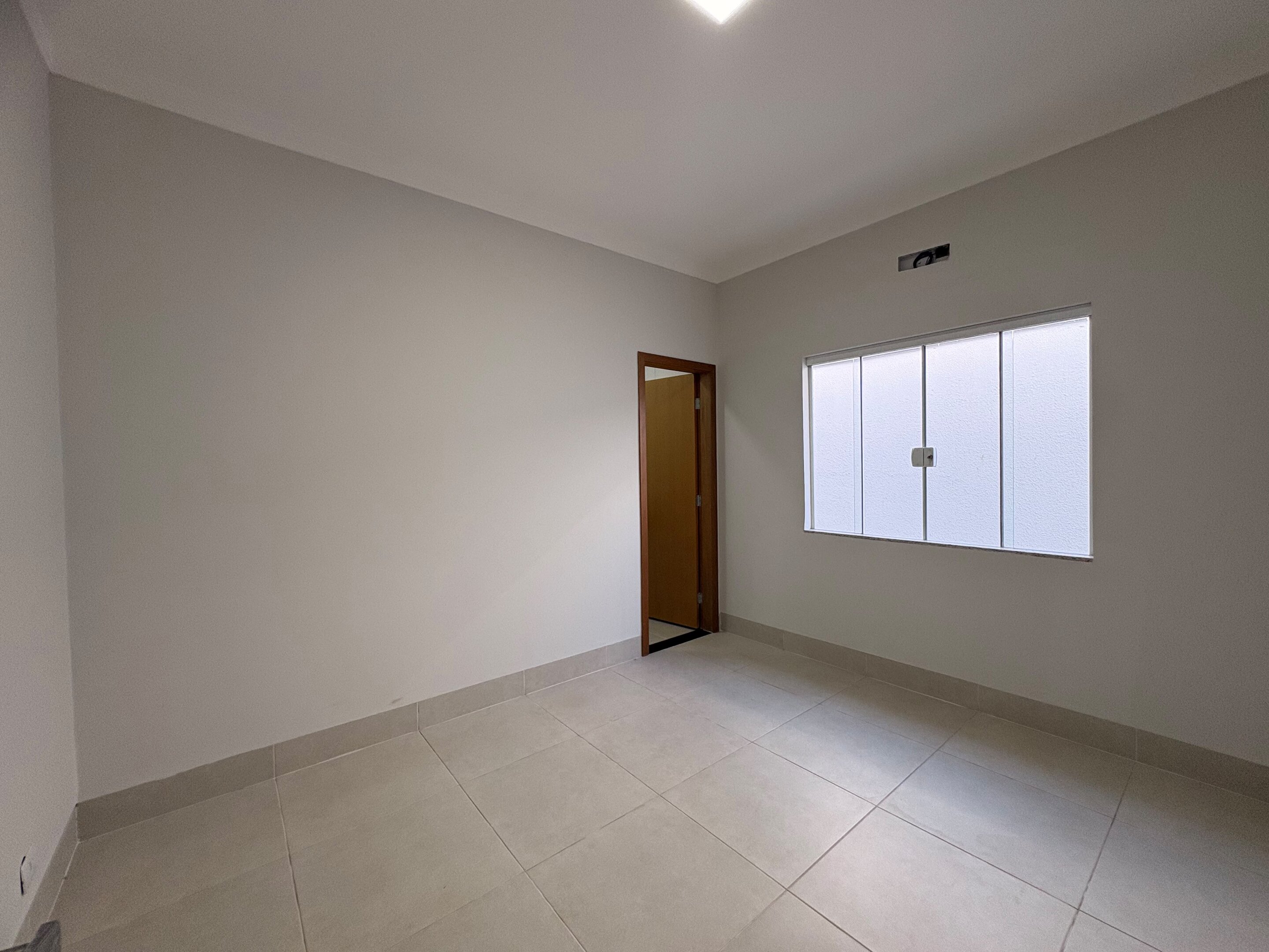 Casa para Venda com 1 suíte + 2 quartos  em Maringá-Pr