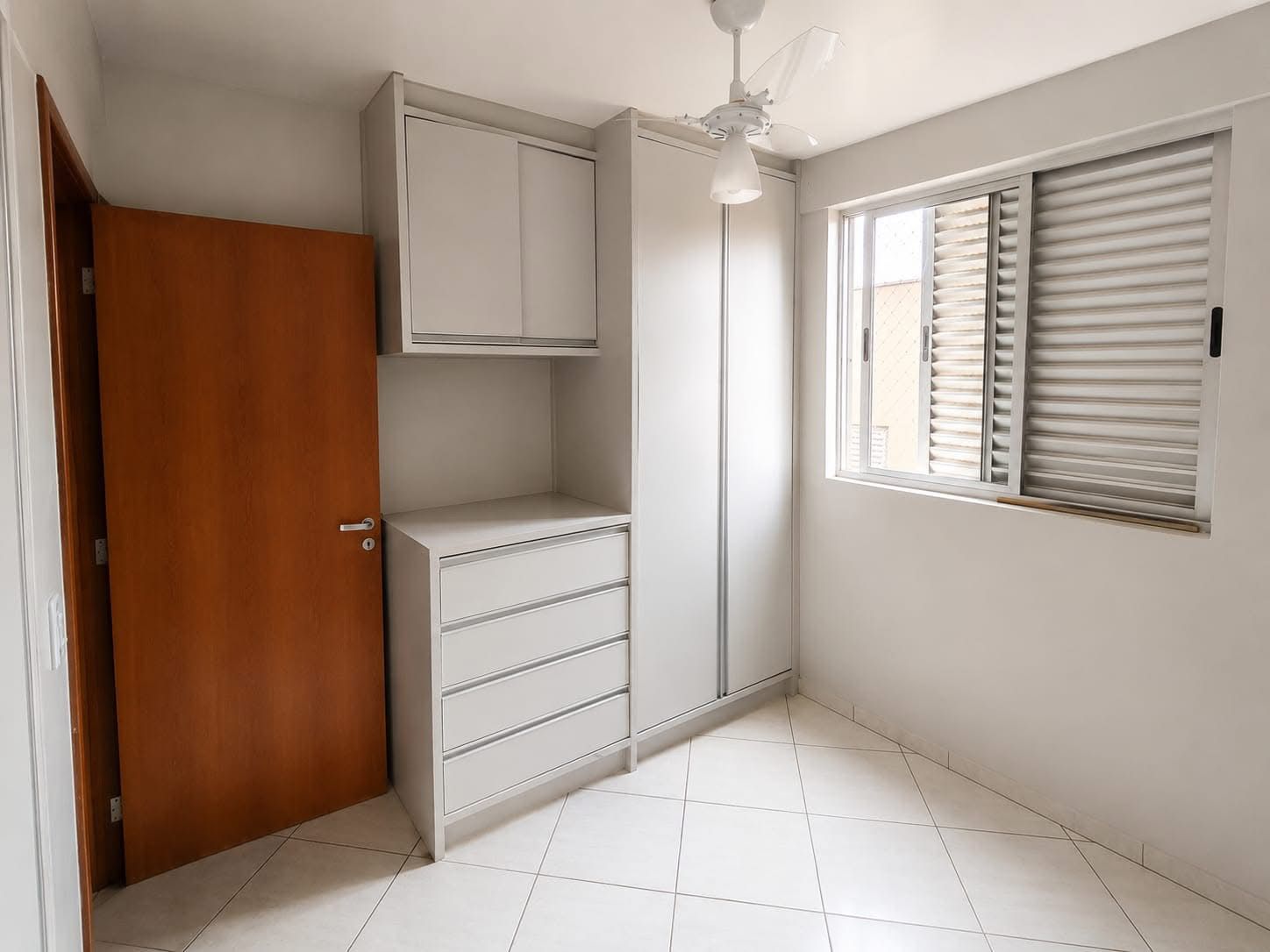 Apartamento Mobiliado para Locação com 3 Quartos no Residencial Vitória Régia – Maringá/PR