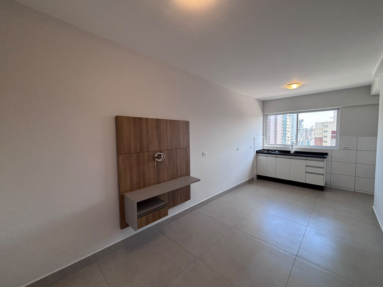 Apartamento com 2 Quartos e 48m² na Zona 03 - Maringá/PR
