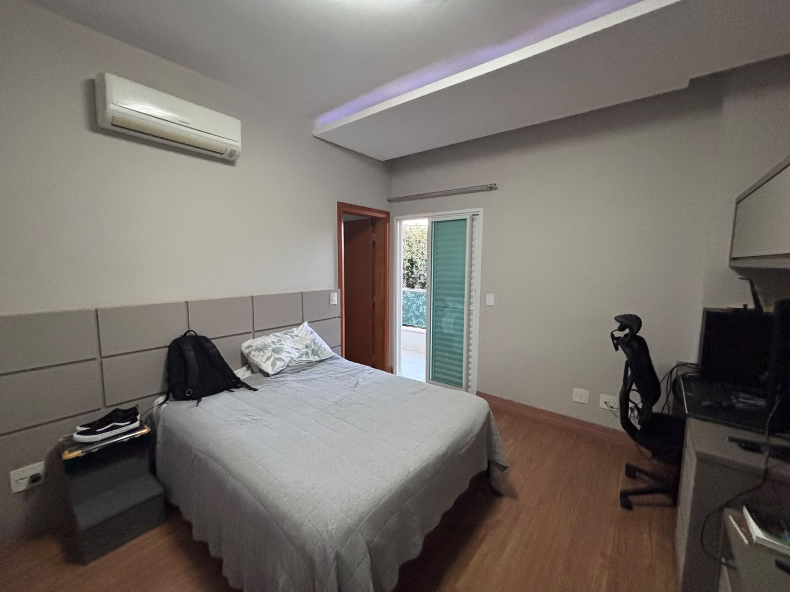 Casa em Condomínio com 4 Suítes, 400m² - Zona 08, Maringá/PR