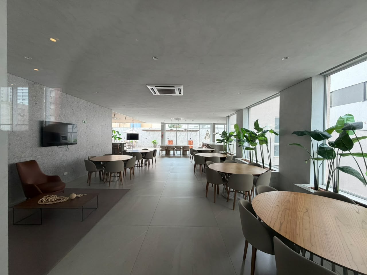 Apartamento com 3 Quartos, 116m² e 2 Vagas na Zona 07 - Maringá/PR