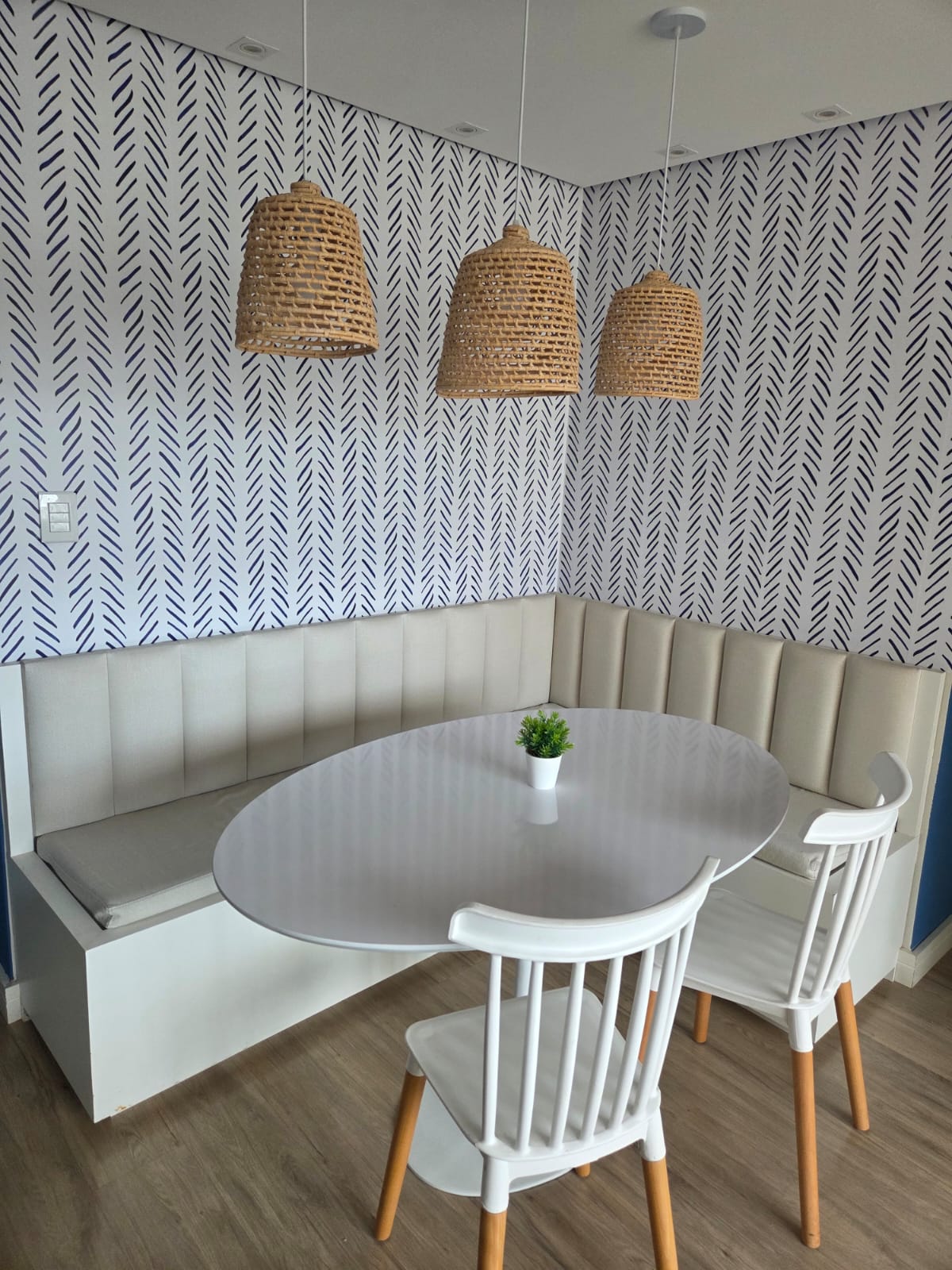 Apartamento Mobiliado para Locação com 2 Quartos no Jardim Ipanema – Maringá/PR