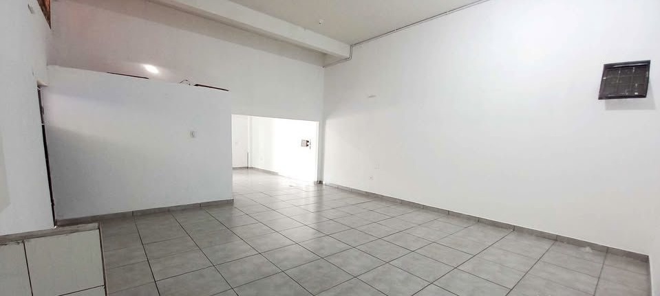 Conjunto Comercial com 100 m² na Zona 07 - Maringá/PR