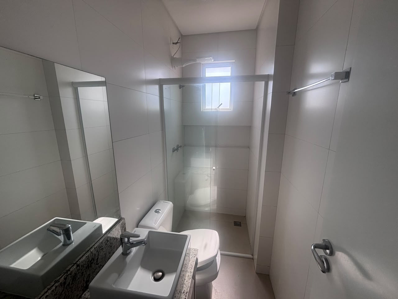 Apartamento com 3 Quartos e 2 Vagas, 74 m² na Zona 07 - Maringá/PR