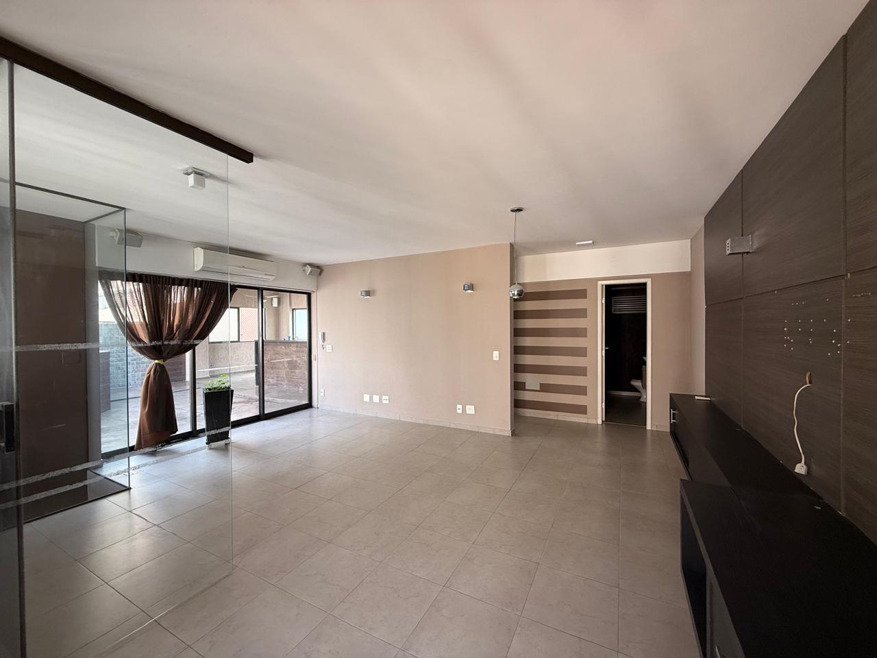 Cobertura Duplex Ed. Solar Saint Onoré com 4 Quartos e 220 m² para locação - Centro, Londrina/PR