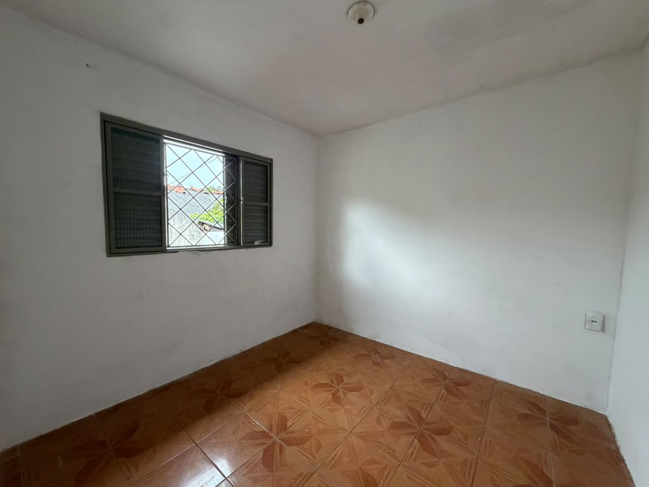 Casa com 1 Quarto, 36 m² - Conj. Inocente Vila Nova Júnior, Maringá/PR