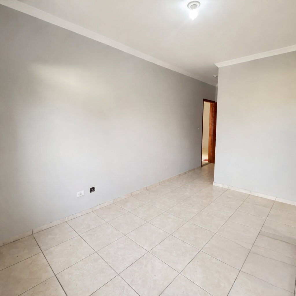 1 Suíte + 2 Dormitórios ! Sua família precisa de mais espaço? Conheça esta casa com suíte, quintal amplo e 2 vagas no Jardim Santa Rosa.