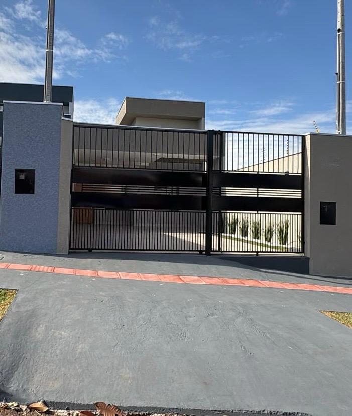 Casa Moderna com 1 Suíte e Área Gourmet à Venda em Maringá/PR
