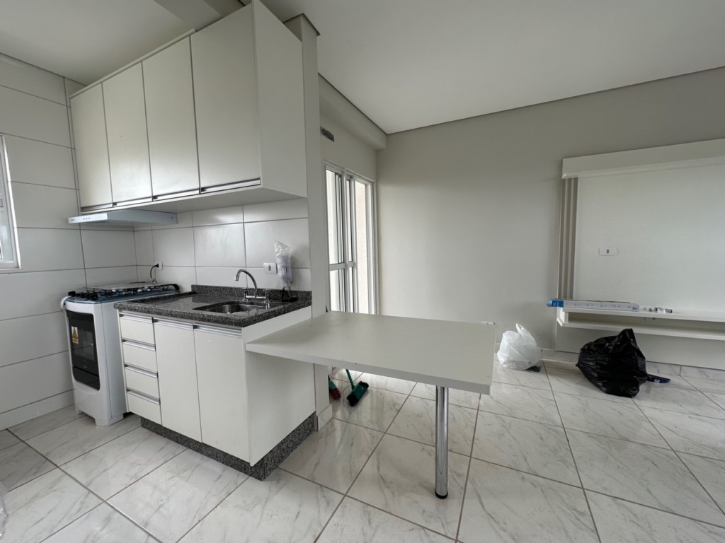 Apartamento com 2 Quartos, 63 m² e 1 Vaga na Zona 05 - Maringá/PR
