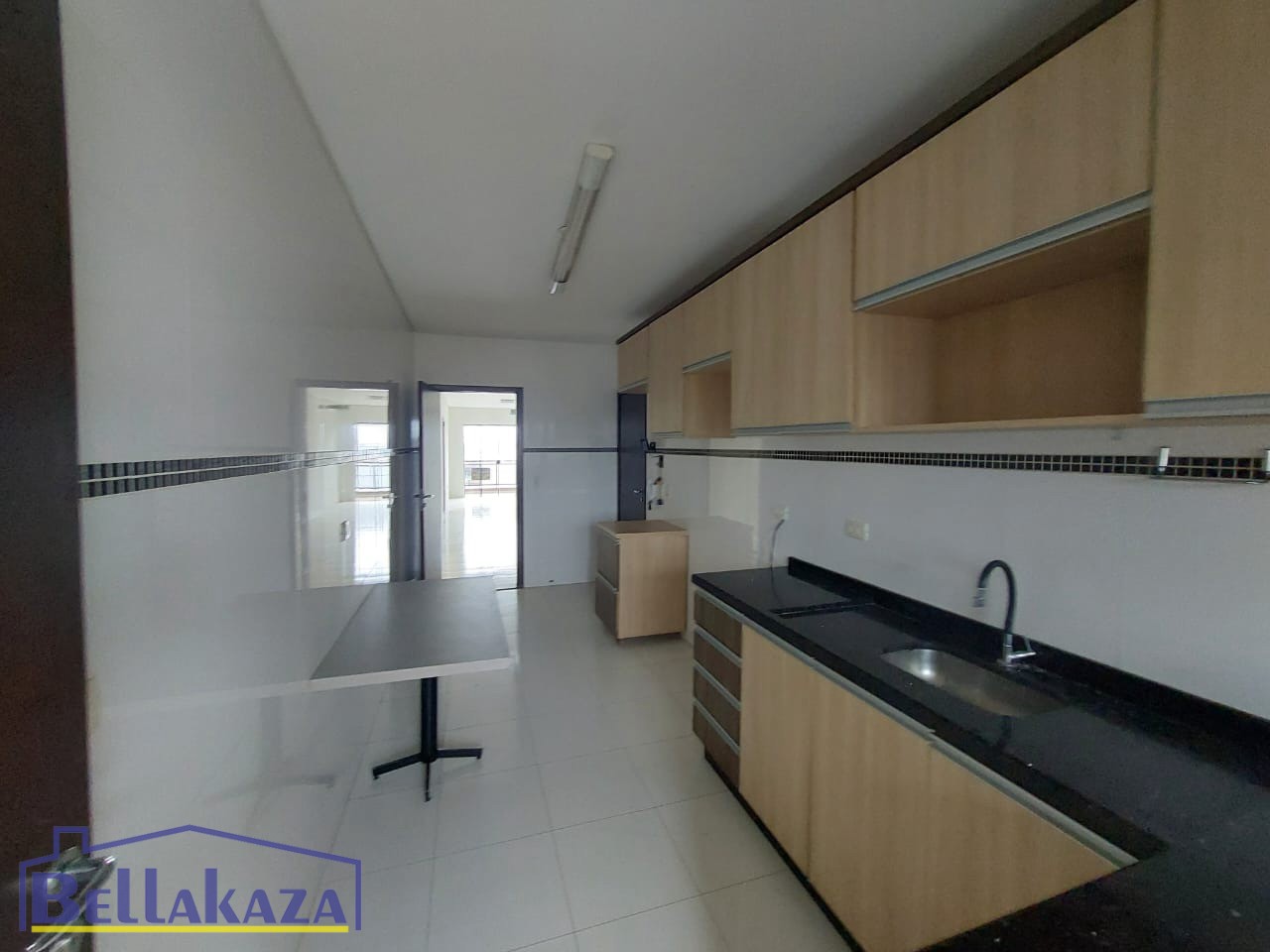 Apartamento de 110 m² com 2 Quartos, 1 Suíte e Sacada no Jardim Universo — Maringá/PR