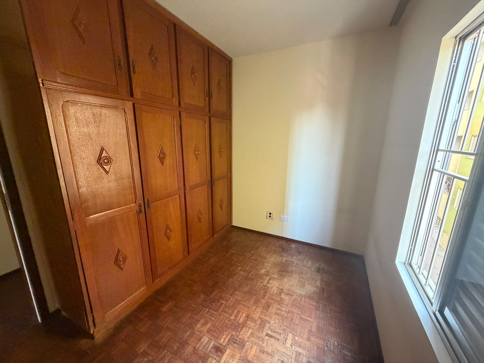 Apartamento com 2 Quartos, 90 m² na Zona 07 - Maringá/PR