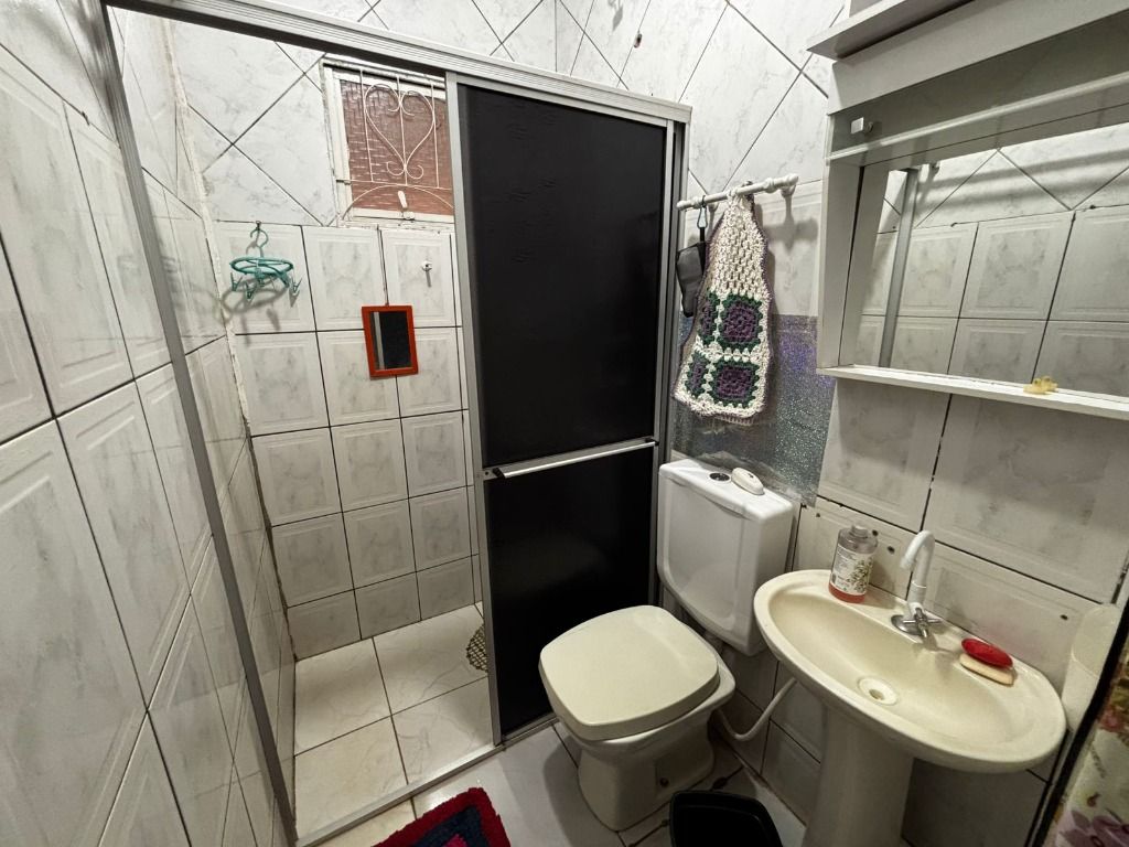 Casa para Alugar com 2 Quartos e 100m²  no Jardim Verão em Sarandi/PR