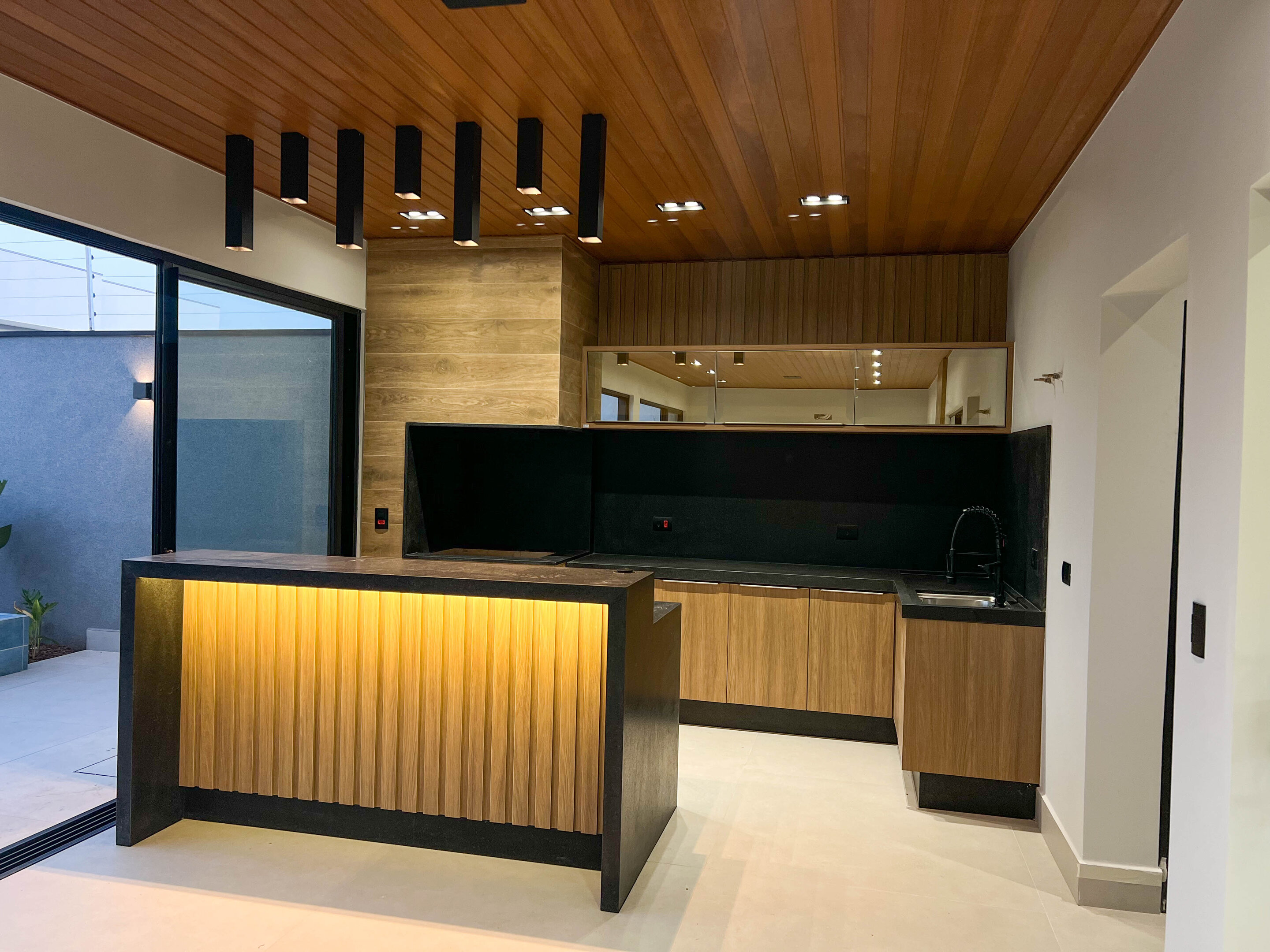 CASA DE ALTO PADRÃO 4 Quartos, 420 m² - JARDIM DAS NAÇÕES, Maringá/PR