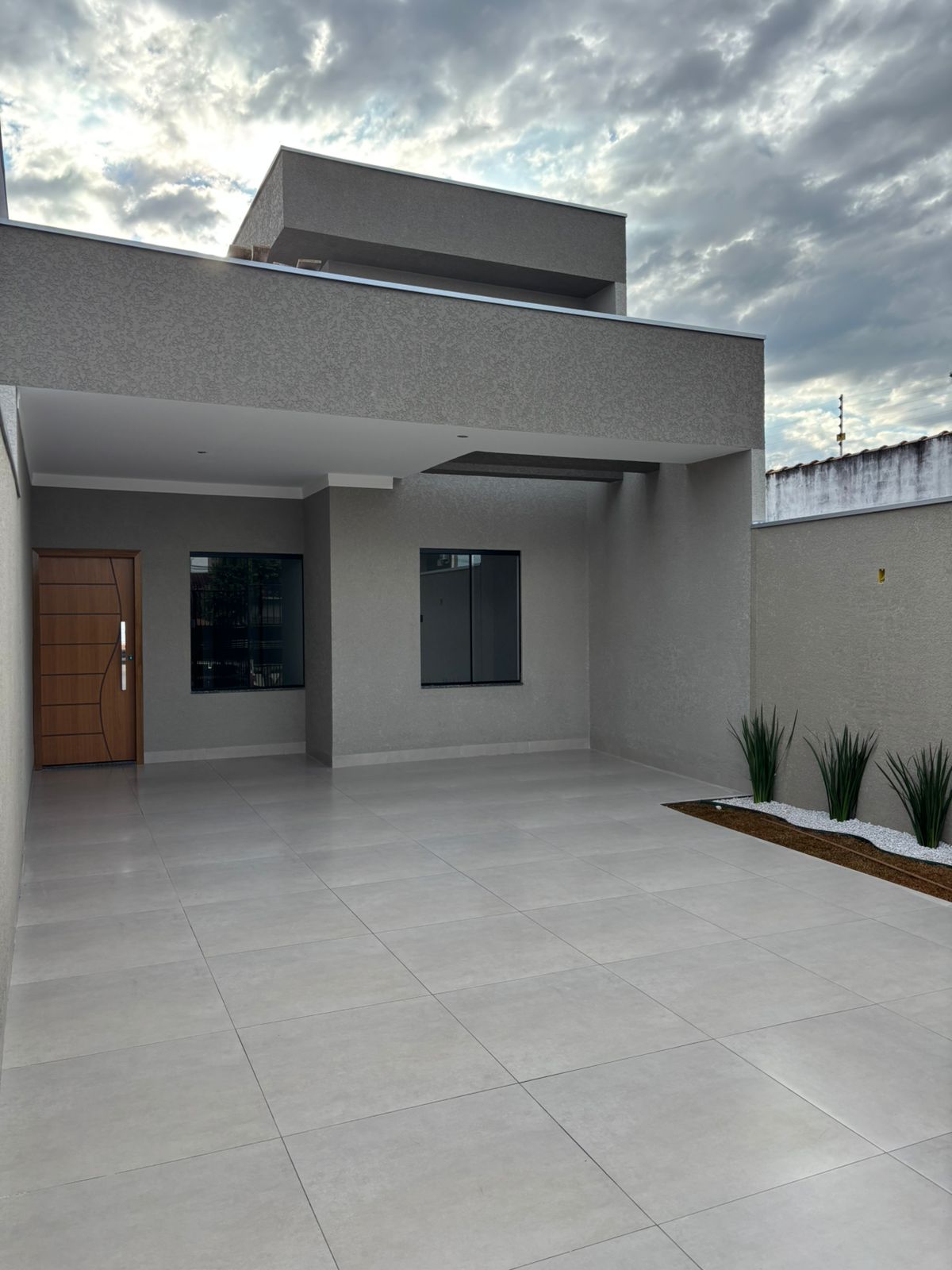 Casa Moderna com 1 Suíte e Área Gourmet à Venda em Maringá/PR
