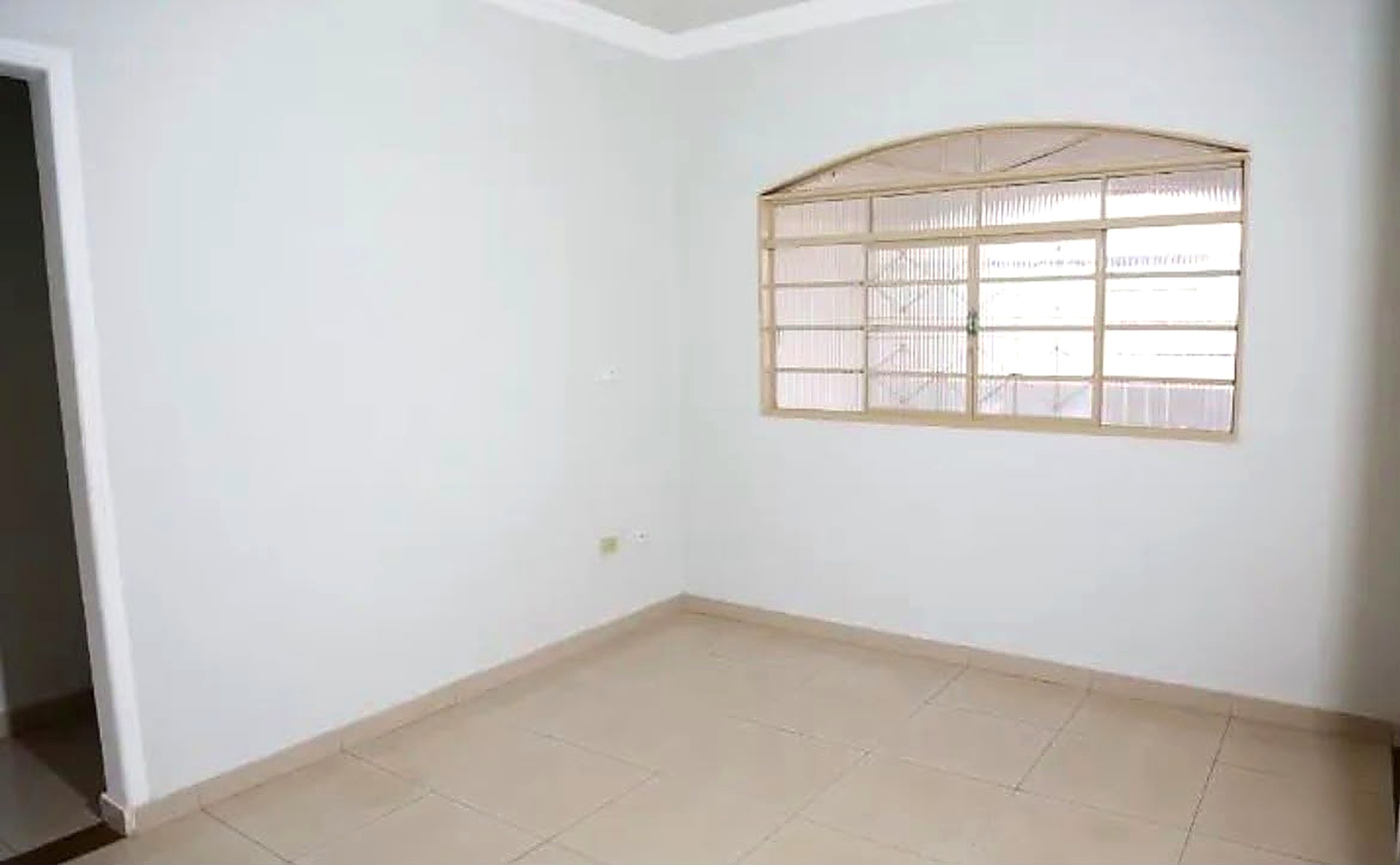 Apartamento Sobreloja para Locação com 3 Quartos, Suíte, Sacada e 2 Vagas
