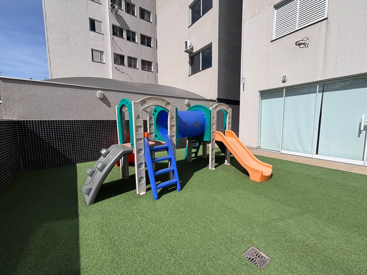 Apartamento com 2 Quartos e 48m² na Zona 03 - Maringá/PR