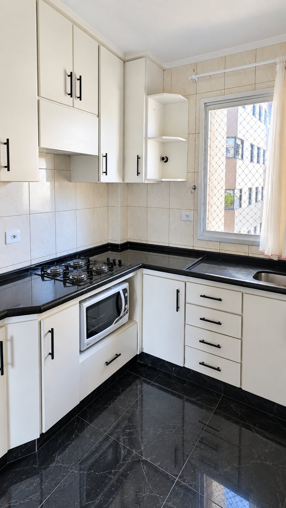 LINDO APARTAMENTO PROX. AO MUFFATO DA AV. JOÃO PAULINO 115 M2,   4 QUARTOS, SENDO 1 SUÍTE COM SACADA E BANHEIRA DE HIDRO