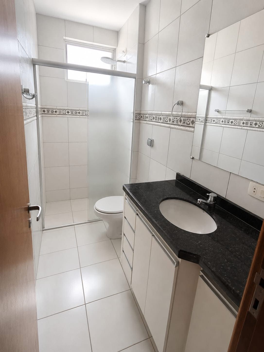 Apartamento Mobiliado para Locação com 3 Quartos no Residencial Vitória Régia – Maringá/PR