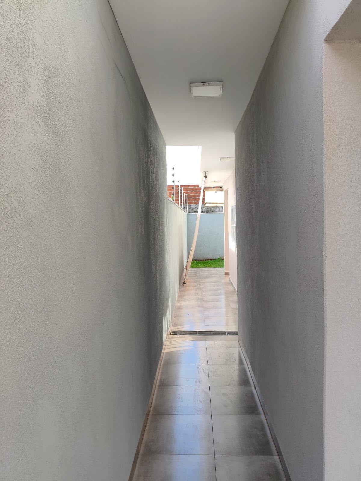 🏡 CASA PARA LOCAÇÃO | 1 SUÍTE + 2 QUARTOS, COZINHA MOBILIADA E JARDIM ✨